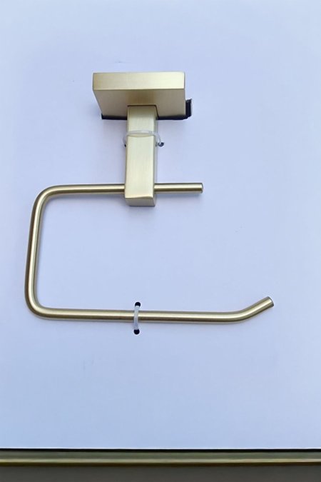 ✨ حلقة مناشف حمّام – ذهبي مطفي مودرن